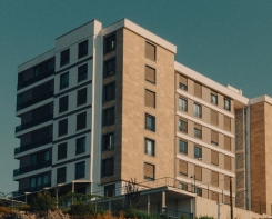 Ocupação de torres corporativas sobe e setor vive momento de ‘equilíbrio’ - Estadão