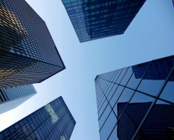 Crescimento imobiliário em SP se concentra nos extremos MCMV e luxo - Exame