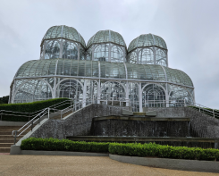 Falta de imóveis amplos em Curitiba expõe desequilíbrio entre oferta e demanda – Papo Imobiliário