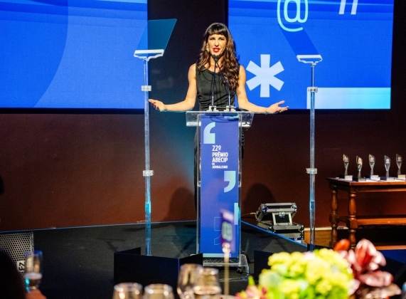 Carla Fiorito - Mestre de Cerimônias